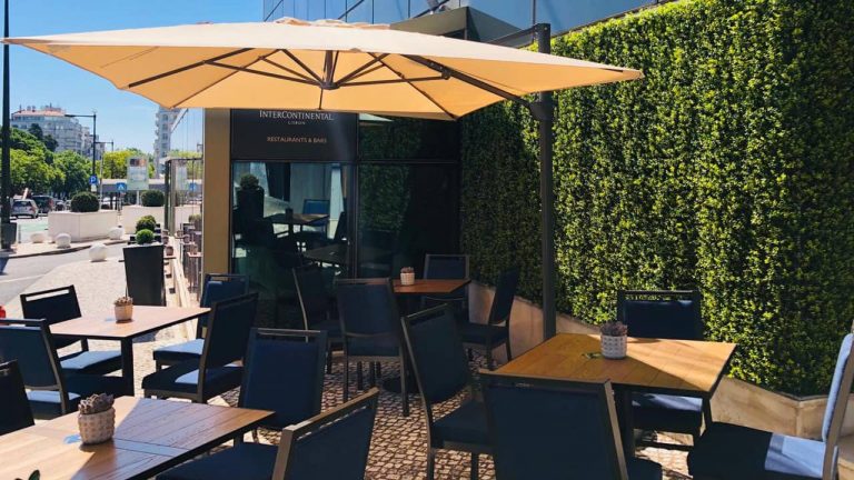 Akla Terrace. Novo spot é uma versão mais jovem do restaurante do InterContinental Lisbon