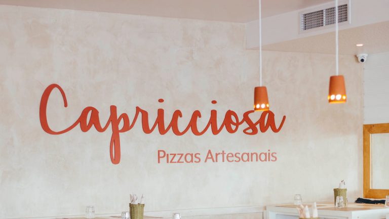 As pizzas artesanais da Capricciosa já podem ser encomendadas online