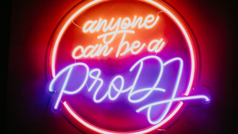 Vai abrir no Porto a única academia do país dedicada à área da música eletrónica