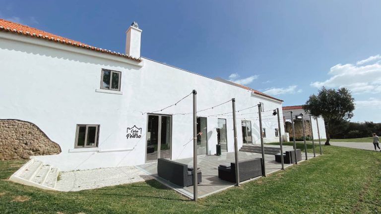 Casa de Pedra do Parque da Bela Vista vira restaurante. Mas para já só funciona através da Uber Eats