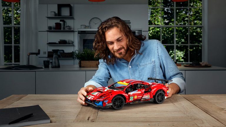Ferrari também acelera em formato LEGO com o FERRARI 488 GTE “AF CORSE #51”