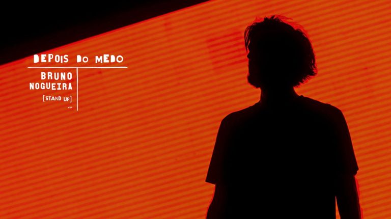 Espetáculo de stand-up comedy Depois do Medo, de Bruno Nogueira, disponível para aluguer