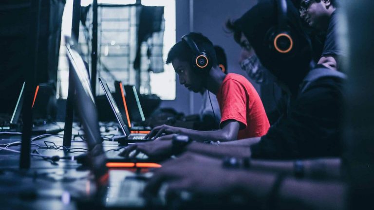 ToxMod promete moderar o discurso de ódio online com recurso à inteligência artificial