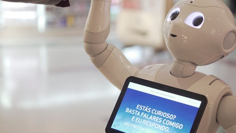 NorteShopping tem agora um robô humanoide pronto a ajudar os visitantes