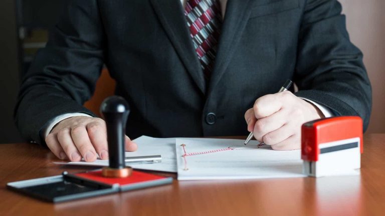 Conservatórias e registos encerrados. Somente funcionam os serviços essenciais