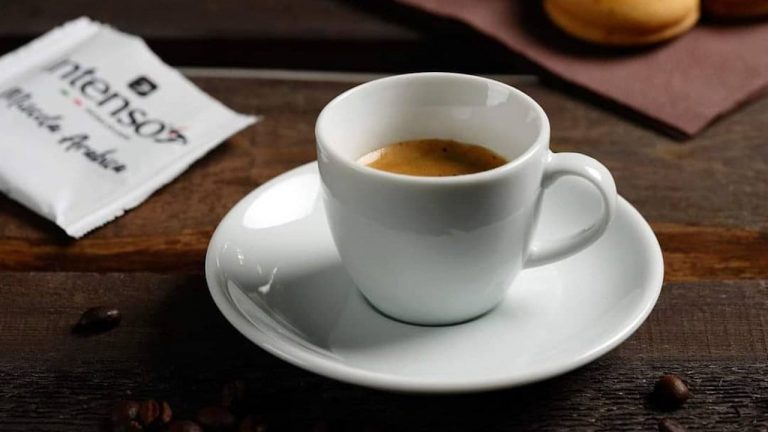 O Espresso Italiano. Esta loja permite ter uma máquina gratuita se consumirem café com regularidade