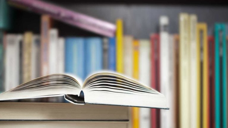 Clássicos da literatura portuguesa vão ficar disponíveis em audiolivro de forma gratuita na BiblioLED