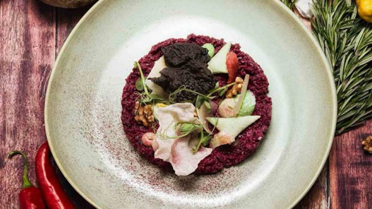 Pratos do restaurante 100 Maneiras já podem ser pedidos através do Uber Eats