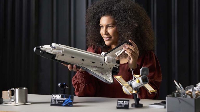 Viaja até ao espaço com o novo set LEGO NASA Discovery Space Shuttle