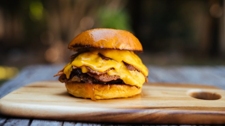 Like a Lord Burgers. Rui Unas aposta num novo projeto exclusivo da Uber Eats