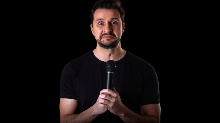 Regresso à Anormalidade é o novo solo de stand-up comedy de Hugo Sousa