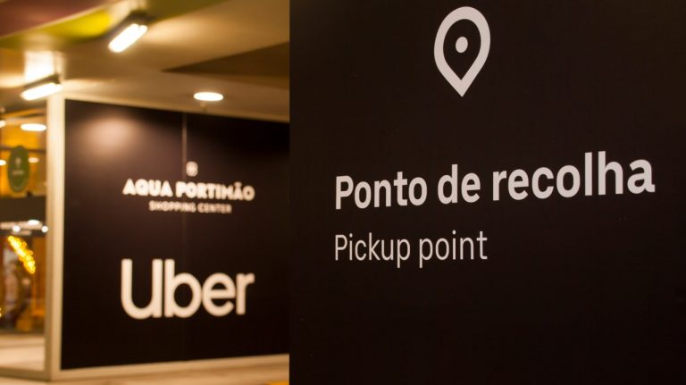Há três centros comerciais em Portugal com pontos de recolha Uber