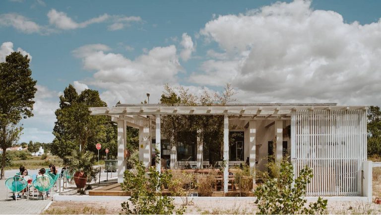 Gulato amplia esplanada e passa a servir waffles, crepes e palitos de gelados artesanais na Comporta