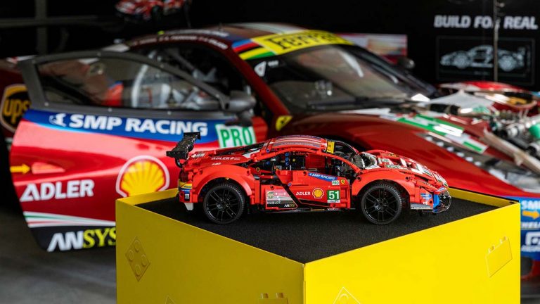 LEGO coloca o seu FERRARI 488 GTE “AF CORSE #51” numa pista real e atinge 200 km/h