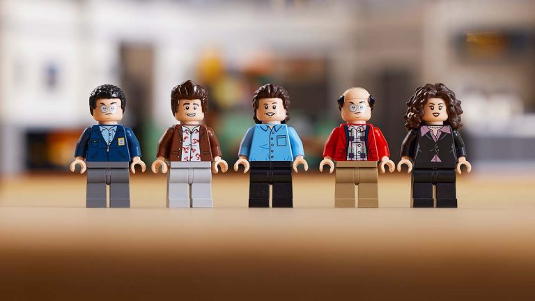 Chegou a vez de Seinfeld e companhia receberem o seu set de LEGO