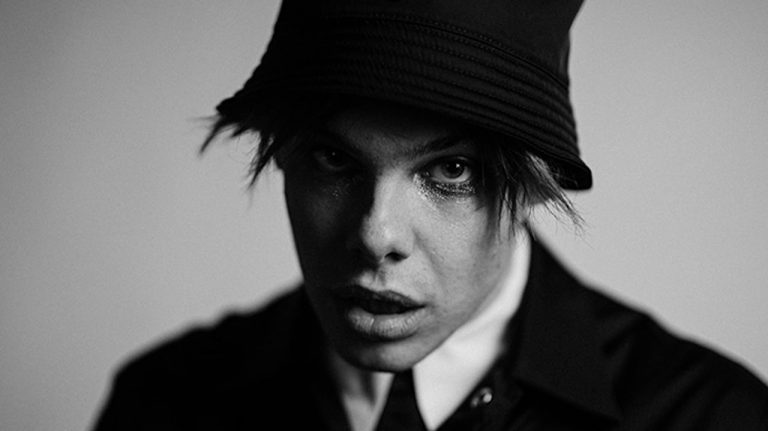 Multi-instrumentista inglês YUNGBLUD estreia-se em Portugal no próximo ano