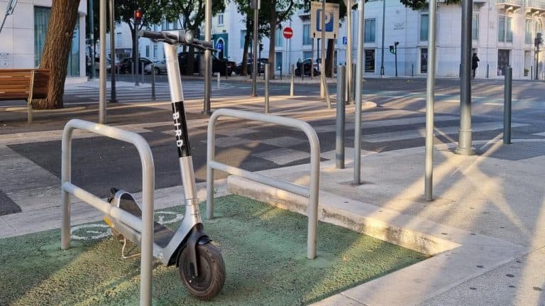 Em Lisboa, as trotinetes da Bird têm de ser obrigatoriamente estacionadas em locais pré-definidos