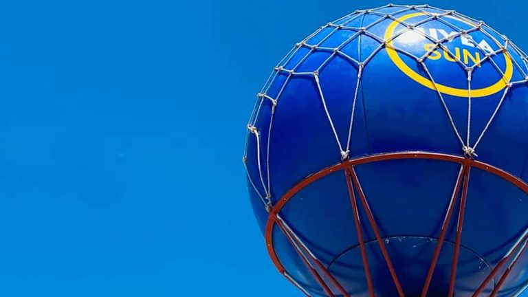 A mítica Bola Nivea regressou à Costa da Caparica