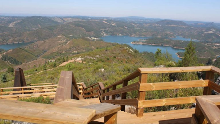 Este novo miradouro oferece uma vista incrível sobre o Rio Zêzere