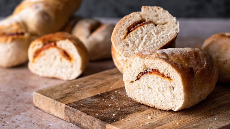 Continente passa a vender Pão com Chouriço de Porco Preto e Pão de Frutos Vermelhos e Avelã