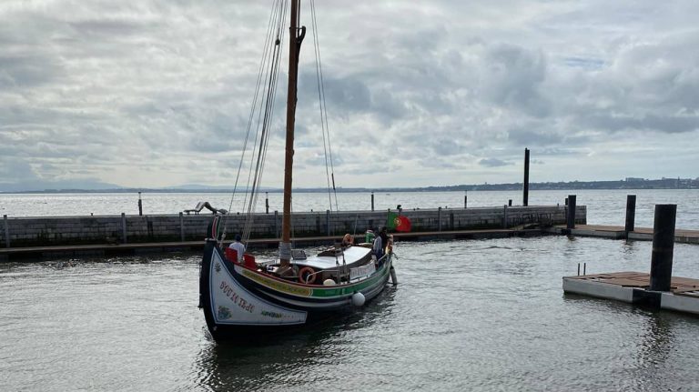 Estação Sul e Sueste, no Terreiro do Paço, é o ponto de partida para vários passeios fluviais no rio Tejo