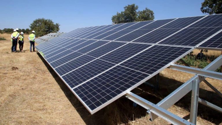 Projetos eletrosolares vão beneficiar mais de 100 comunidades