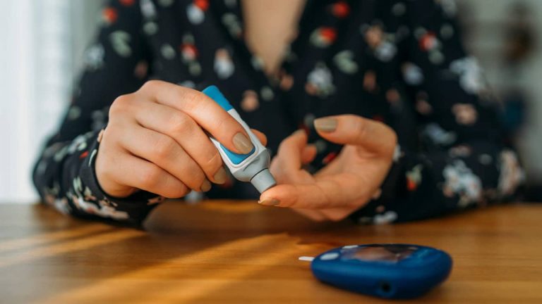 Novo estudo conclui que a diabetes dificulta o tratamento de infeções dentárias