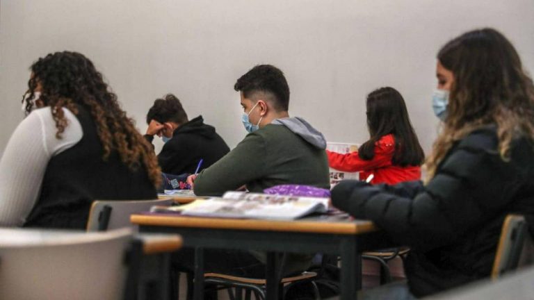 Os diplomas e certificado escolares vão passar a registar as atividades, iniciativas e projetos dos alunos