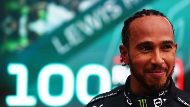 Fórmula 1 – A chuva do Grande Prémio da Rússia deu a vitória nº 100 a Lewis Hamilton