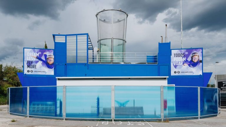 Há novas instalações para a prática de indoor skydiving no Porto