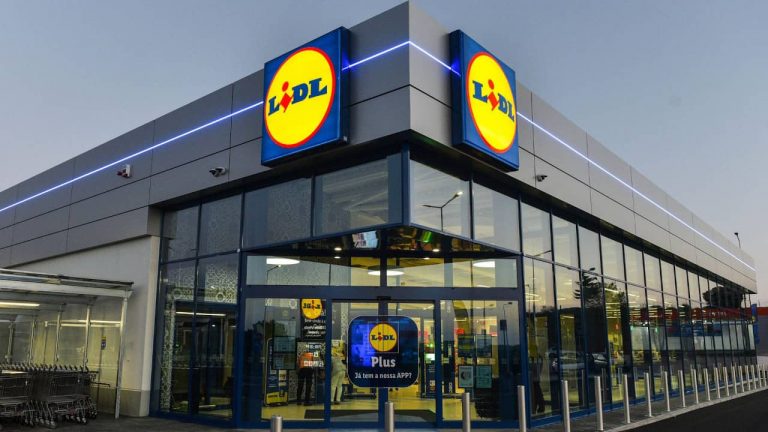 Lidl abre nova loja em Porto Salvo, envolvida por um parque urbano