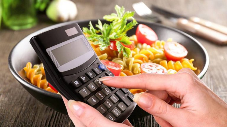 Portugueses consomem duas vezes mais calorias do que o recomendado