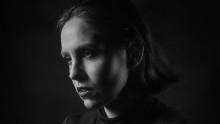 Emma Ruth Rundle regressa a Portugal em fevereiro de 2022