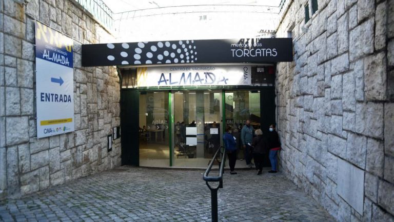 Abriu um novo centro de vacinação em Almada