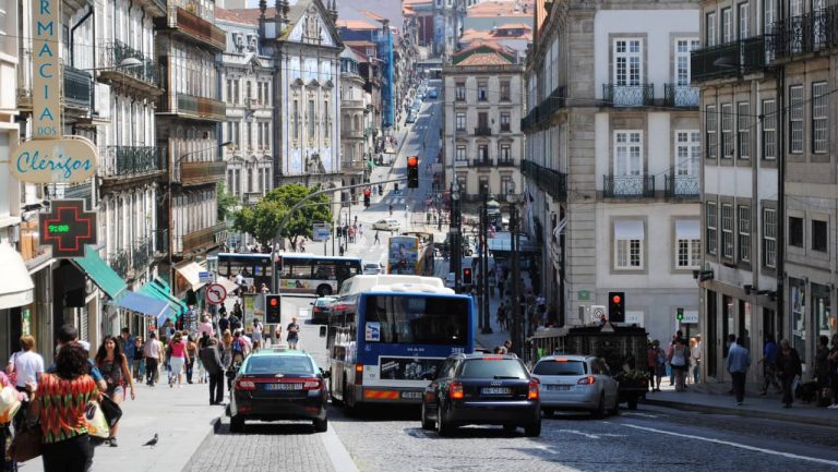 Final da Rua dos Clérigos com trânsito interrompido durante 13 meses