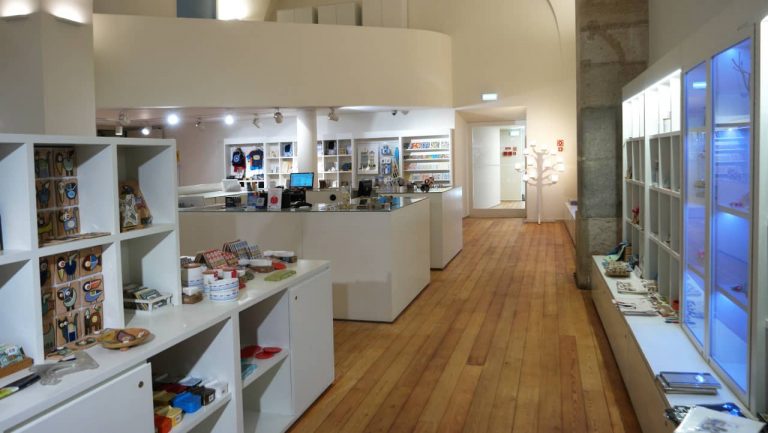 Lisboa Shop do Terreiro do Paço reabre após projeto de remodelação