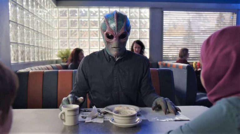 Segunda temporada de Resident Alien ganha data de estreia