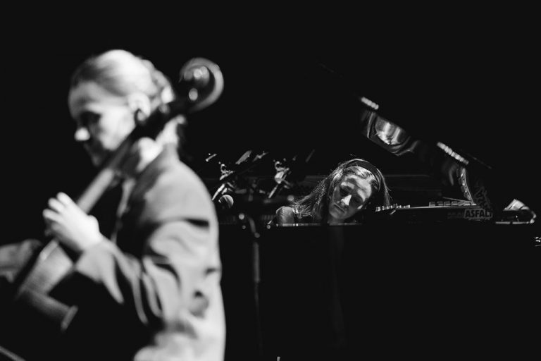 Inner Symphonies de Hania Rani & Dobrawa Czocher no M.Ou.Co