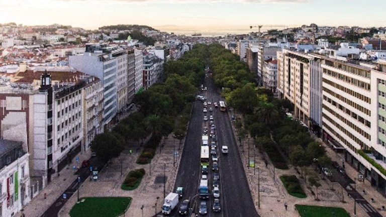 Uber aumenta preços Área Metropolitana de Lisboa