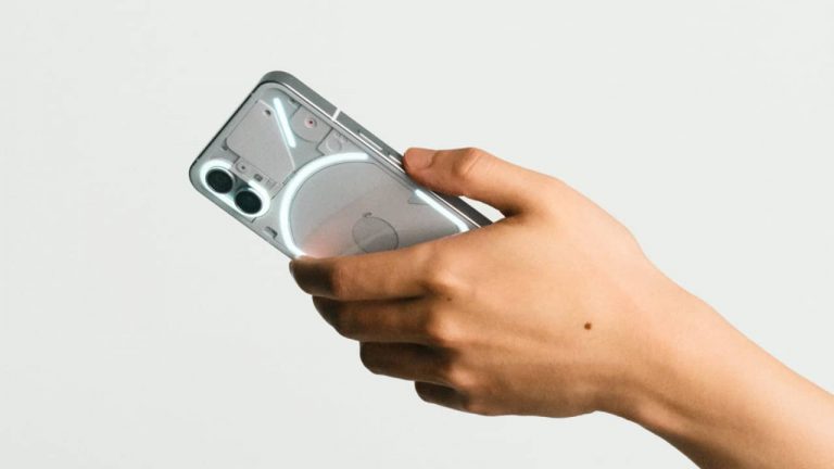 A Nothing revelou que o Phone (1) não receberá o Android 16