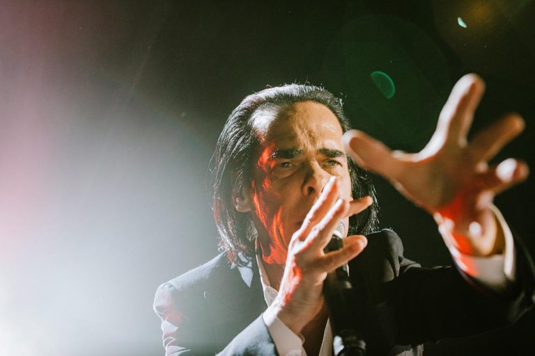 Nick Cave confirma presença no NOS Alive 2026