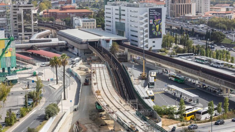 ligação de metro entre Campo Grande e Telheiras
