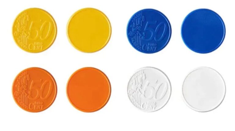 moedas de plástico