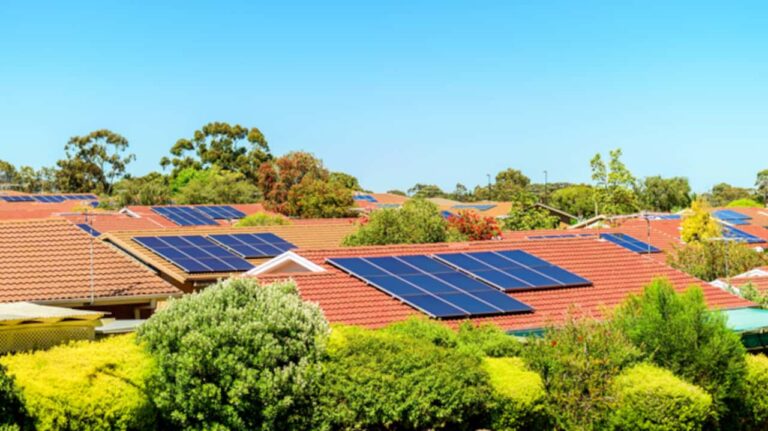 Novo apoio à energia solar doméstica em preparação pelo Governo