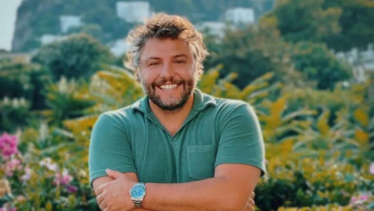 Rebenta a Bolha regressa às Manhãs da Rádio Comercial com César Mourão