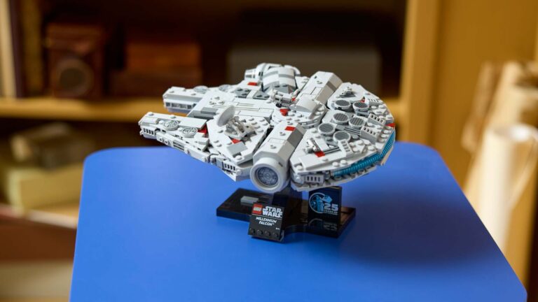 LEGO Star Wars 25 - LEGO Star Wars Millennium Falcon