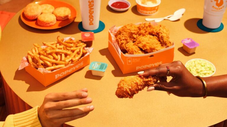 Popeyes falha promessa e não trouxe o seu frango frito para Portugal em 2025