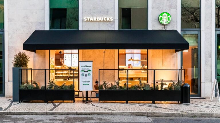 Starbucks quer abrir lojas drive-thru em 2026 na Península Ibérica