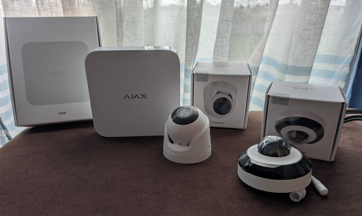 Ajax DomeCam Mini TurretCam e Ajax NVR 1