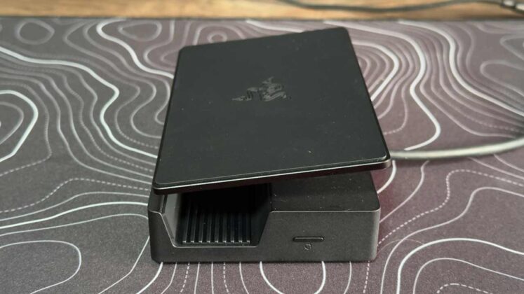 Razer Handheld Dock Chroma